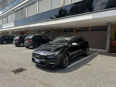 Usata Infiniti Q30 Sport Tech 211 CV (155 kW) 2016 Berlina