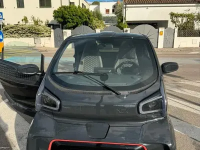 Usata XEV Yoyo 7 kW (10 CV) 2024 Nero Utilitaria