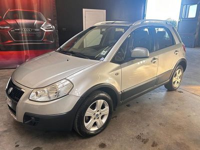 Usata Fiat Sedici 120 CV (88 kW) 2007 Argento SUV