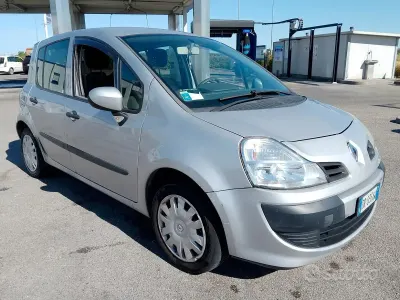 Usata Renault Modus 85 CV (62 kW) 2010 Grigio Monovolume