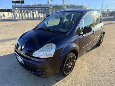 Gebraucht Renault Modus Dynamique 101 PS (74 kW) 2009 Van / Kleinbus