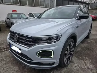Usata VW T-Roc R-line 116 CV (85 kW) 2019 Grigio SUV