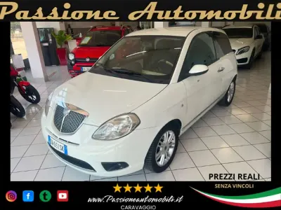 Usata Lancia Ypsilon 60 CV (44 kW) 2009 Bianco Utilitaria