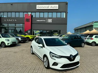 Usata Renault Clio V Intens 130 CV (95 kW) 2020 Bianco Utilitaria