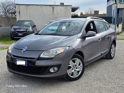 Usata Renault Mégane GrandTour 110 CV (80 kW) 2013 Grigio Station wagon