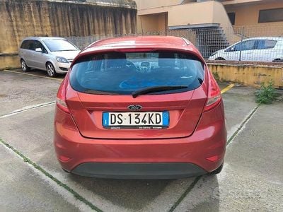 Usata Ford Fiesta 68 CV (50 kW) 2009 Rosso Utilitaria