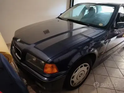Usata BMW 318 115 CV (84 kW) 1996 Blu Berlina