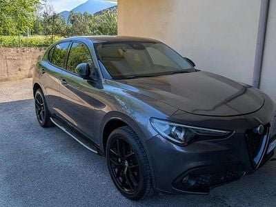 Usata Alfa Romeo Stelvio 190 CV (139 kW) 2017 Grigio SUV