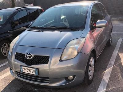 Usata Toyota Yaris 2008 Grigio Utilitaria