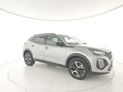 Usata Peugeot 2008 Allure 145 CV (106 kW) 2024 Argento SUV