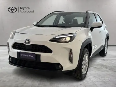 Nuova Toyota Yaris Cross Active 92 CV (67 kW) 2025 Bianco SUV