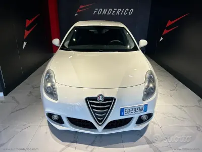 Gebraucht Alfa Romeo Giulietta Exclusive 105 PS (77 kW) 2014 Weiß Kleinwagen