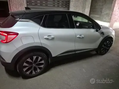 Usata Renault Captur 101 CV (74 kW) 2023 Bianco SUV