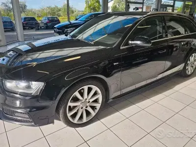 Usado Audi A4 S-line plus 177 CV (130 kW) 2013 Negro Familiar