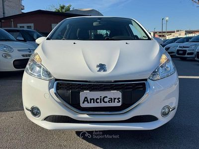 Usata Peugeot 208 Active 68 CV (50 kW) 2013 Bianco Utilitaria