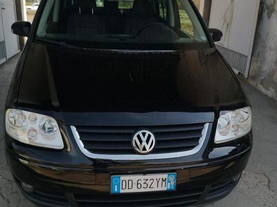 Usata VW Touran 102 CV (75 kW) 2006 Blu Monovolume