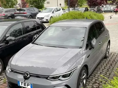Usata VW Golf VIII R-line 131 CV (96 kW) 2021 Berlina