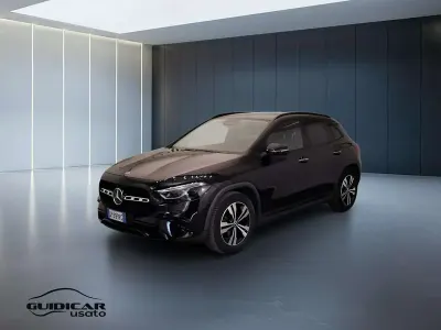Usata Mercedes GLA180 Advanced Plus 116 CV (85 kW) 2023 Nero SUV
