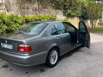 Begagnad BMW 525 192 HK (141 kW) 2001 Grå Sedan