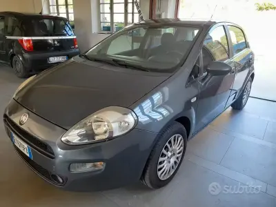 Usata Fiat Punto Street 69 CV (50 kW) 2015 Blu Utilitaria