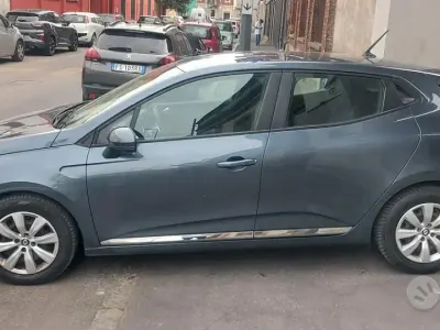 Usata Renault Clio V Zen 101 CV (74 kW) 2020 Grigio Berlina