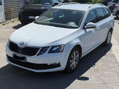 Usata Skoda Octavia G-TEC Executive 110 CV (80 kW) 2017 Bianco Station wagon