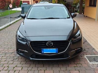 Usata Mazda 3 Exceed 105 CV (77 kW) 2017 Grigio Berlina