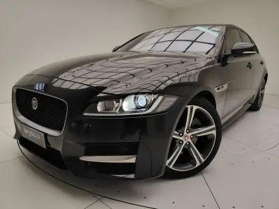 Usata Jaguar XF R-Sport 179 CV (131 kW) 2016 Nero Utilitaria