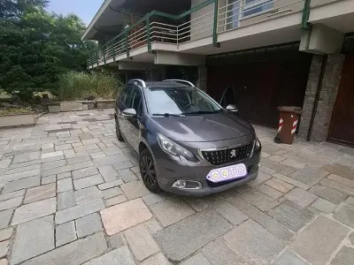 Usata Peugeot 2008 Allure 82 CV (60 kW) 2017 Grigio SUV