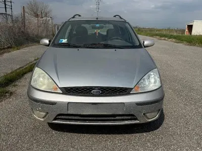 Usata Ford Focus 100 CV (73 kW) 2004 Grigio Station wagon