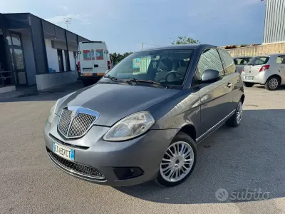 Usata Lancia Ypsilon Platinum 69 CV (50 kW) 2011 Grigio Utilitaria