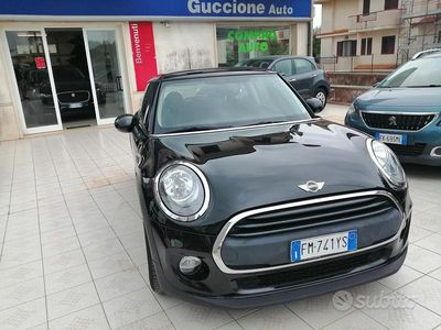 Begagnad Mini Cooper D Business 116 HK (85 kW) 2017 Svart Halvkombi