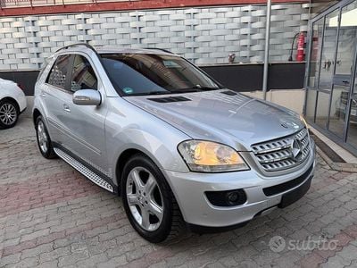 Usata Mercedes ML320 Chrome 224 CV (164 kW) 2008 Grigio SUV