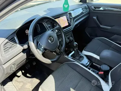 Usata VW T-Roc 116 CV (85 kW) 2020 Grigio SUV