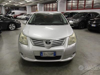 Usata Toyota Avensis Executive 150 CV (110 kW) 2010 Grigio Station wagon