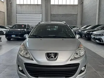 Usata Peugeot 207 Access 73 CV (53 kW) 2011 Grigio Berlina