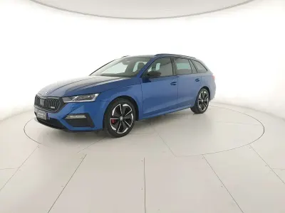 Usata Skoda Octavia RS 200 CV (147 kW) 2023 Blu race metallizzato Station wagon