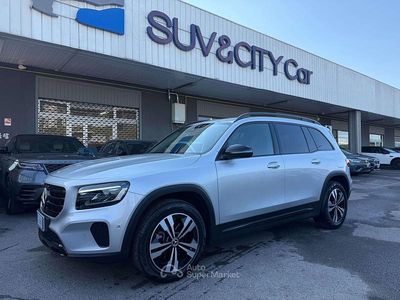 Usado Mercedes GLB250 AMG 150 CV (110 kW) 2024 Plateado SUV