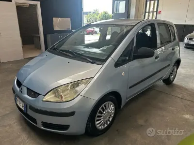 Usata Mitsubishi Colt 75 CV (55 kW) 2008 Blu Utilitaria
