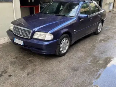 Usata Mercedes C180 Classic 122 CV (89 kW) 1999 Blu/azzurro Berlina