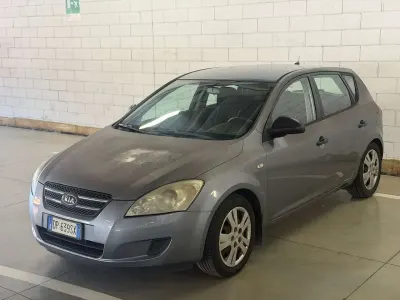 Usata Kia Ceed LX 90 CV (66 kW) 2008 Other Utilitaria
