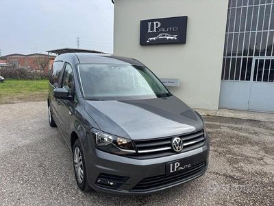 Usata VW Caddy 102 CV (75 kW) 2017 Grigio Monovolume