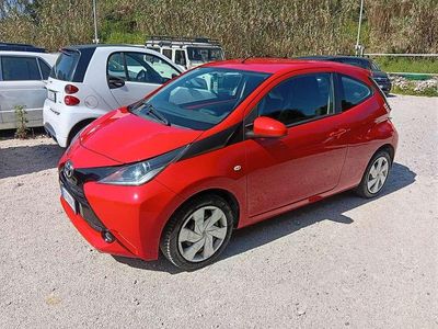 Usata Toyota Aygo Connect Style 68 CV (50 kW) 2014 Rosso Utilitaria