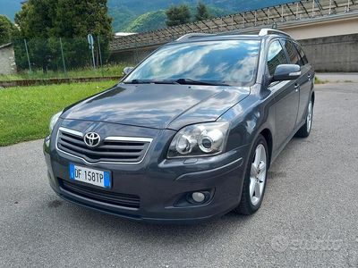 Usata Toyota Avensis 150 CV (110 kW) 2007 Grigio Station wagon