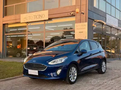 Usata Ford Fiesta 86 CV (63 kW) 2018 Blu/azzurro Utilitaria