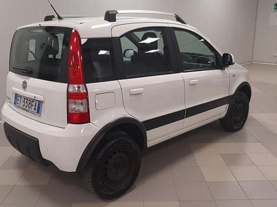 Usata Fiat Panda 4x4 Climbing 74 CV (54 kW) 2011 Bianco Utilitaria