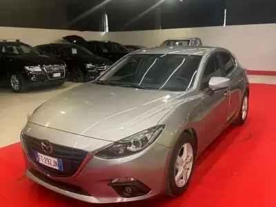 Usata Mazda 3 120 CV (88 kW) 2015 Grigio Utilitaria