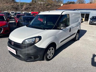 Begagnad Fiat Doblò 105 HK (77 kW) 2020 Vit Minibuss