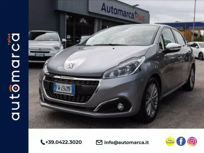 Usata Peugeot 208 Allure 83 CV (61 kW) 2019 Argento metallizzato Utilitaria