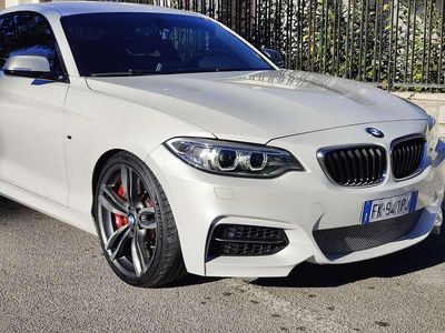 Begagnad BMW M235 Efficient Dynamics 326 HK (239 kW) 2017 Vit Sportkupé